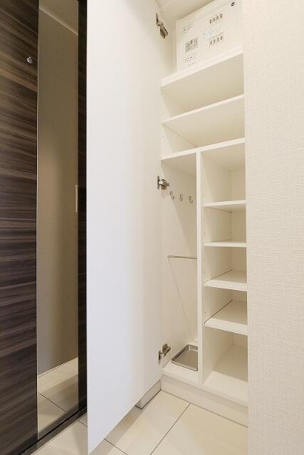 ＰＲＥＭＩＵＭ　ＣＵＢＥ大井町＃ｍｏの収納| シューズボックス