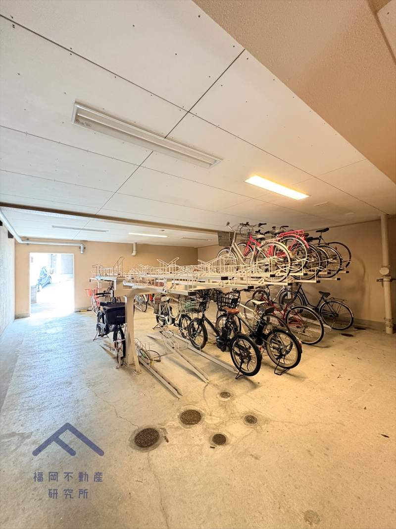 グランドメゾン萩の宮の駐車場