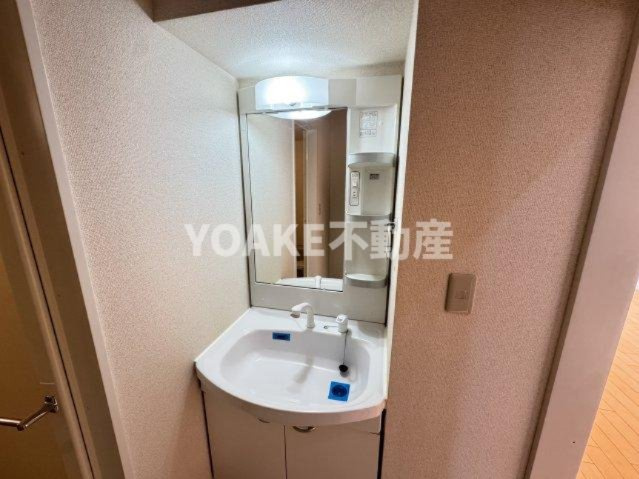 相模大野マンションの洗面所|別部屋のお写真となります。現況優先