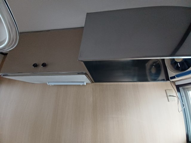 カレッジプラザのキッチン|キッチン収納と換気扇