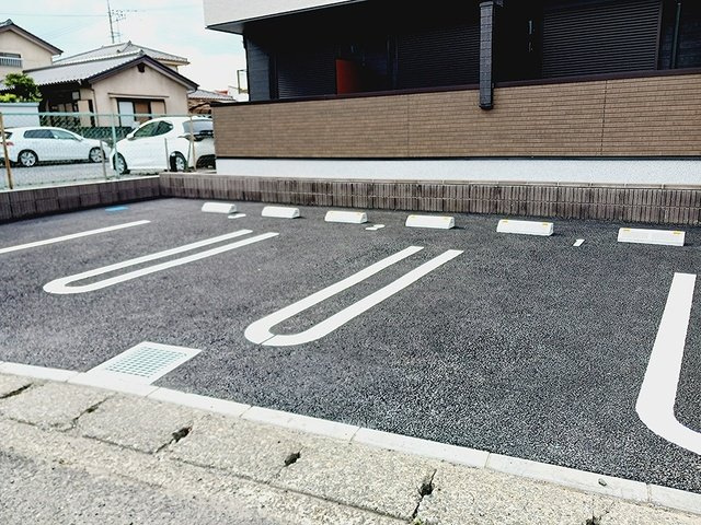 ヒカルサ坂戸の駐車場