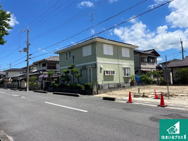野洲市近江富士　第1期　新築一戸建ての前面道路含む現地写真|周辺は落ち着いた街並みの住宅地！子育てがしやすい住環境です！まだ未完成ですが、現地でしかわからない事もございます。是非一度ご覧ください。