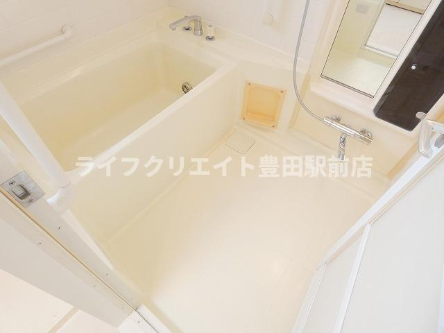 ウィズ八王子レジデンスの浴室