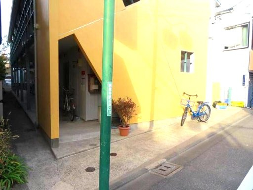 北区堀船３丁目のアパートのエントランス