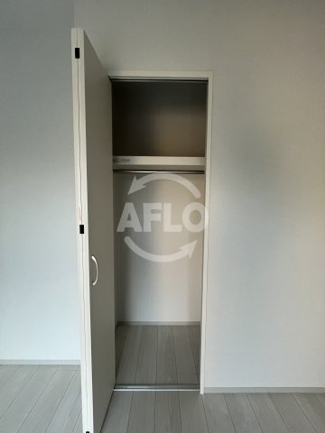 ラフィネール大阪十三の収納|クローゼット
