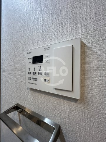 ラフィネール大阪十三の独立洗面台|浴室乾燥機