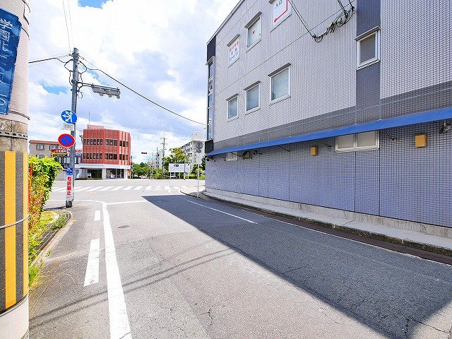 学園前ARCHビルの周辺