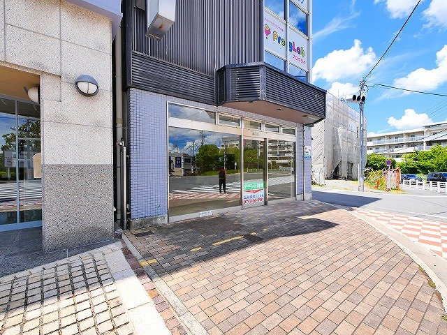 学園前ARCHビルの外観