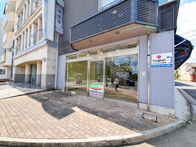 学園前ARCHビルの外観