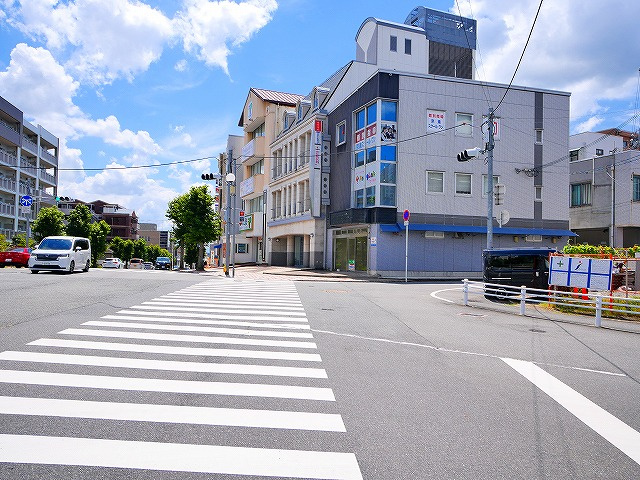 学園前ARCHビルの周辺