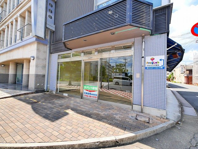 学園前ARCHビルの外観