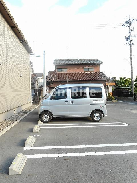 エスポワール稲葉の駐車場|収納