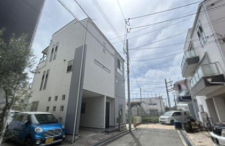 豊中市庄内宝町2丁目　中古戸建の前面道路含む現地写真
