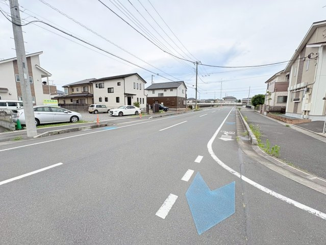 日高市武蔵高萩3丁目　建築条件なし売地　JR川越線『武蔵高萩駅』徒歩8分　【高萩北小学区】の前面道路含む現地写真