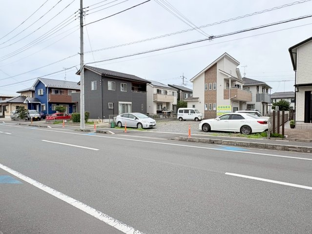 日高市武蔵高萩3丁目　建築条件なし売地　JR川越線『武蔵高萩駅』徒歩8分　【高萩北小学区】の前面道路含む現地写真