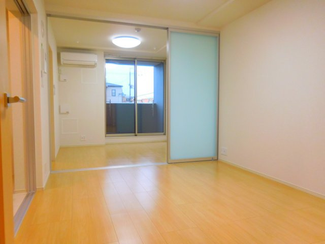 高槻市郡家新町の賃貸マンションの居間・リビング