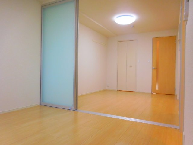 高槻市郡家新町の賃貸マンションの洋室