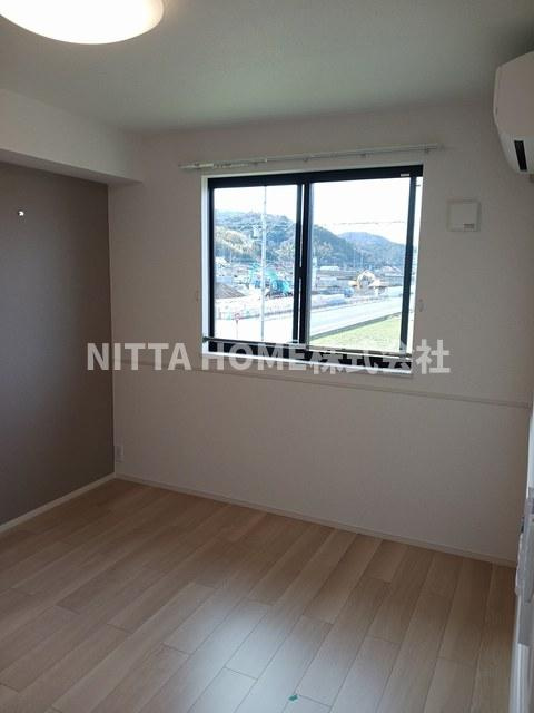 アンソレイエ高浜Ⅰの内装|洋室のお部屋が３室あります☆彡