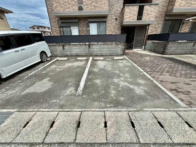 セリーヌヴィレッジ　B棟の駐車場