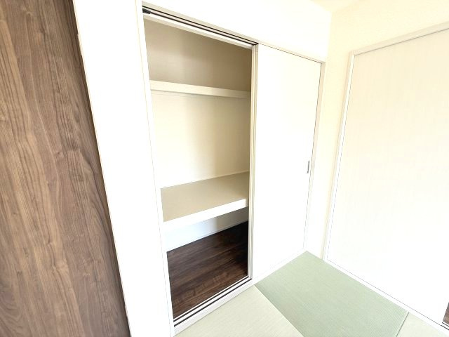 リーブルガーデンS第17渋川金井　3号棟の和室|和室にも収納スペースがあります♪