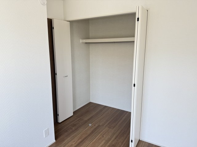 ハートフルタウン前橋市南町３丁目70番　Ａ号棟の収納|【イメージ写真】2階洋室2収納です
