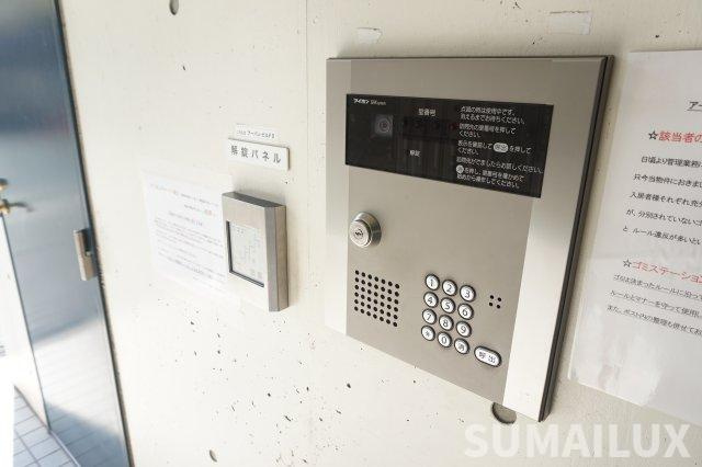 熊本市中央区南熊本２丁目の賃貸マンションのエントランス