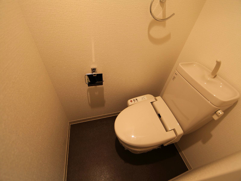 名古屋市千種区千種通６丁目の賃貸マンションのトイレ