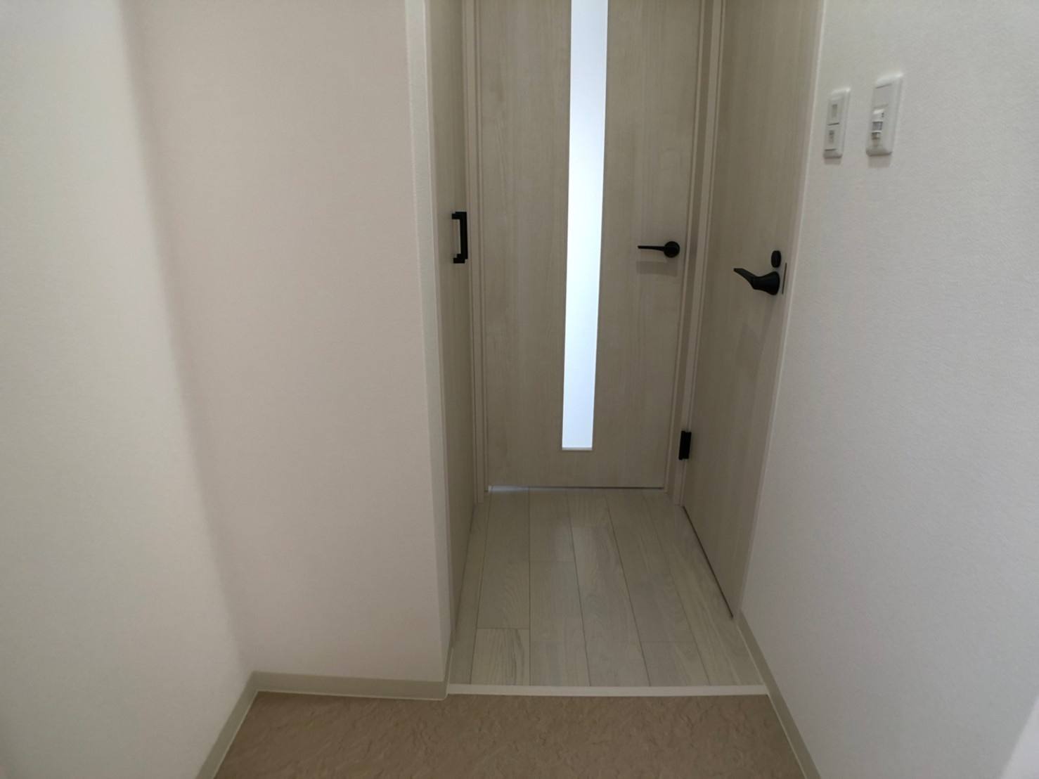 クリエオーレ菱屋西の玄関