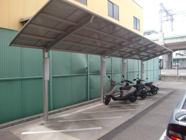 メゾンドリベルテのその他|バイク置場