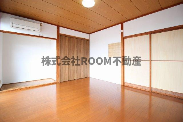 アヤメコーポの洋室|広々とした洋室です