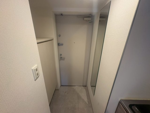 SERENITE江坂四番館の玄関