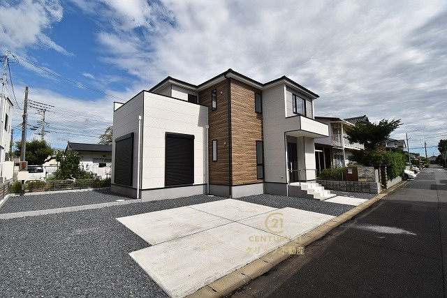 GRACE　水戸市住吉町　1期 　限定1棟！の玄関|たっぷり収納できるシューズボックスで玄関もスッキリ！扉の中は可動棚ですので、靴に合わせて高さを自由に変えることができます。（写真は完成イメージ）