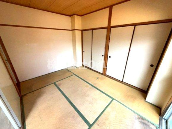 ビートル山本北E棟の和室