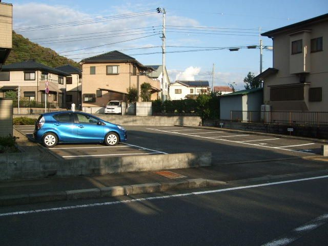 グレイスせせらぎの駐車場
