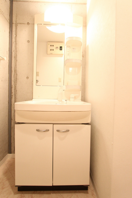 熊本市中央区南熊本２丁目の賃貸マンションの独立洗面台