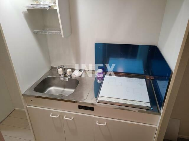 座間市東原３丁目のアパートのキッチン