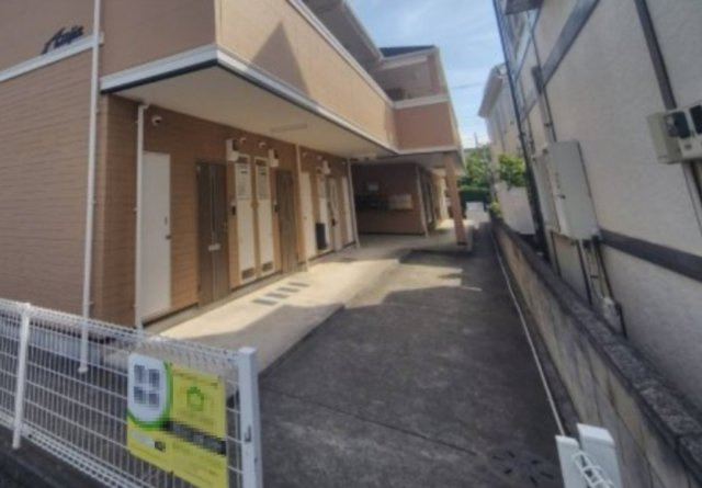松戸市常盤平４丁目のアパートのエントランス