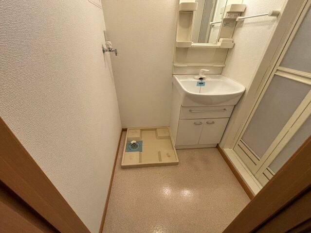 松戸市常盤平４丁目のアパートの独立洗面台
