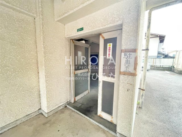 ダルマックスビルのエントランス