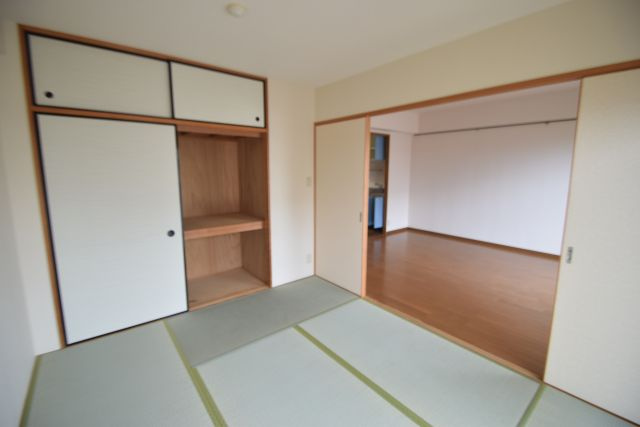 サニーフォレスト藤原弐番館の寝室|インターネット対応しております
