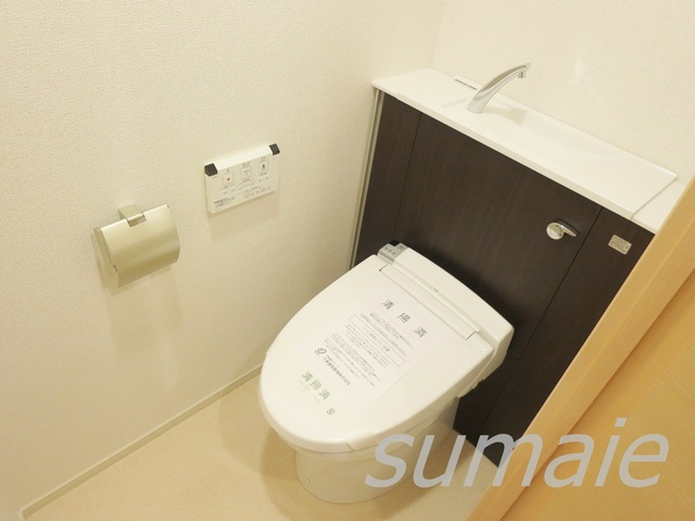 イル・コンソラーレのトイレ|温水洗浄便座付トイレです