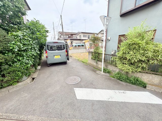 日高市高萩東3丁目　建築条件なし売地　JR川越線『武蔵高萩駅』徒歩22分　【高萩北小学区】の前面道路含む現地写真