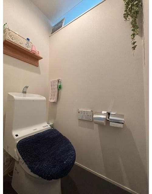 「ゆとりある2階建」香南市香我美町山北　中古一戸建てのトイレ|各階にトイレ完備！忙しい朝のバタバタも解消されます。