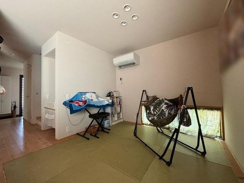 「ゆとりある2階建」香南市香我美町山北　中古一戸建ての和室|小さなお子様の遊び場や、ゴロゴロ寛げるタタミスペース。