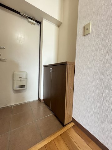 マンション楽の玄関