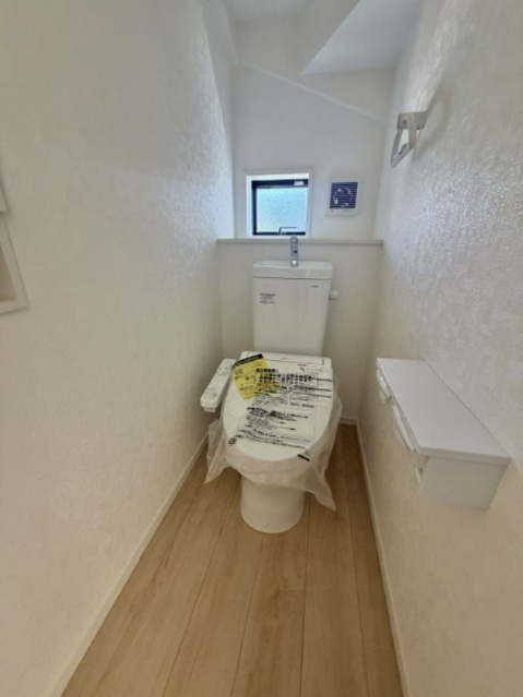 箱清水　第10のトイレ|一年中快適なトイレ時間♪温水洗浄機能付きで清潔＆快適！毎日使う場所だからこそ、うれしい設備です。