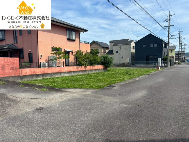 売地の前面道路含む現地写真