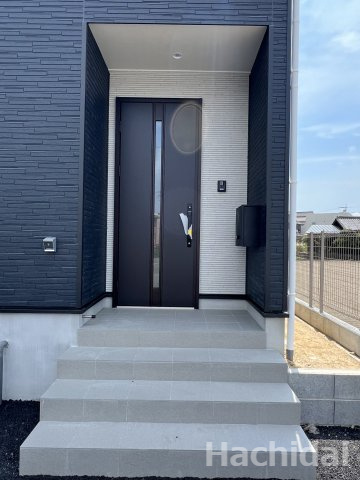 碧南市浜田町第1　新築戸建＜1号棟＞のエントランス