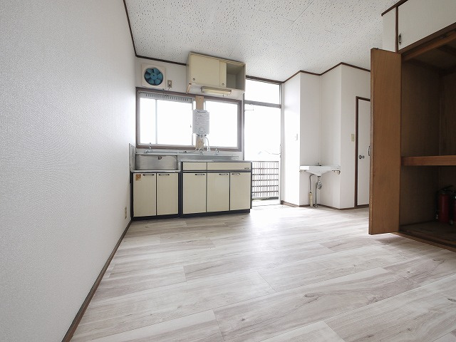 グリーンコーポの居間・リビング
