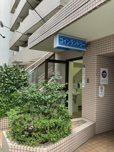 ローヤルガーデンのエントランス